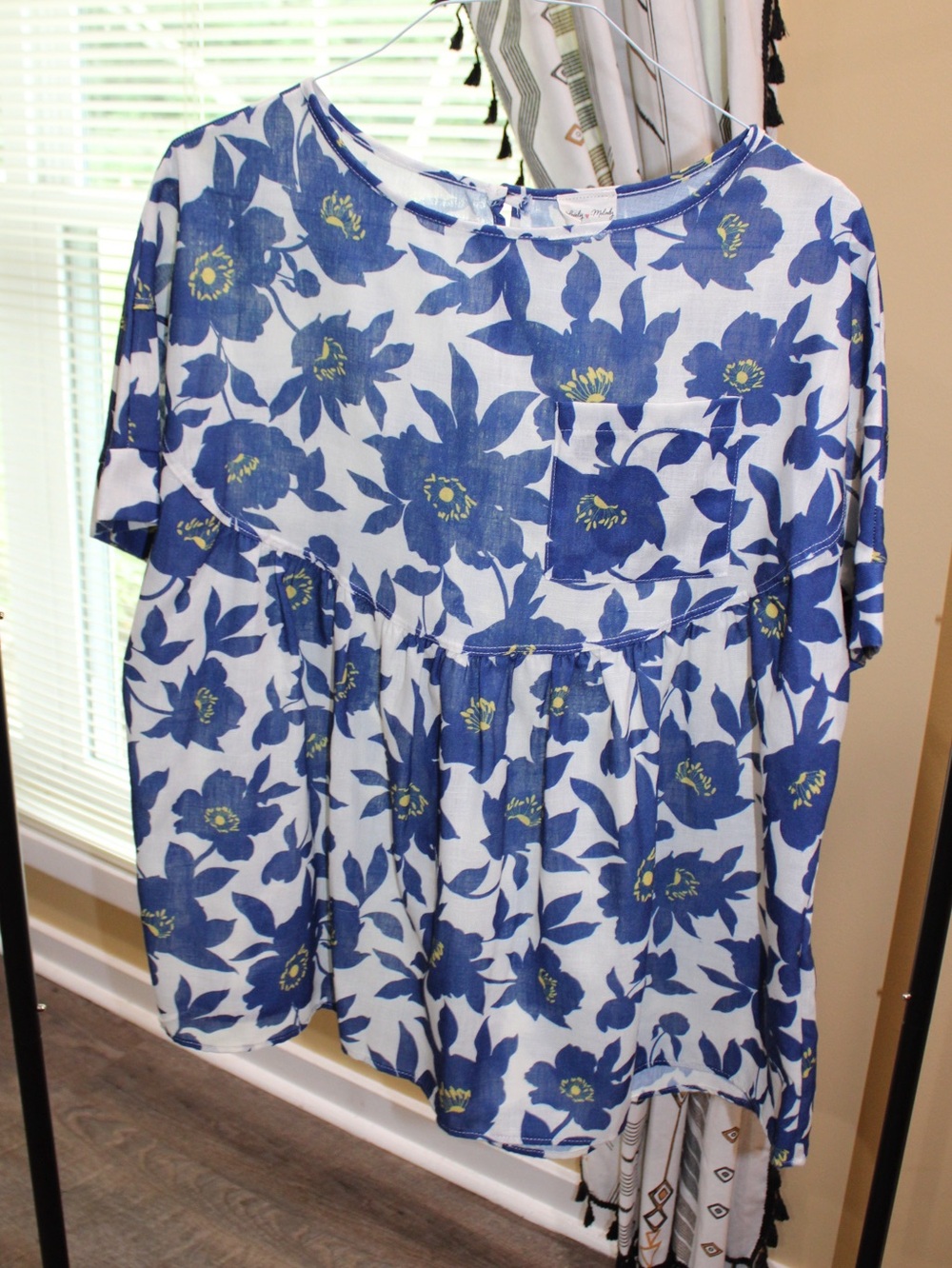 Lovely Melody Blue & White Floral Babydoll Blouse Size Medium